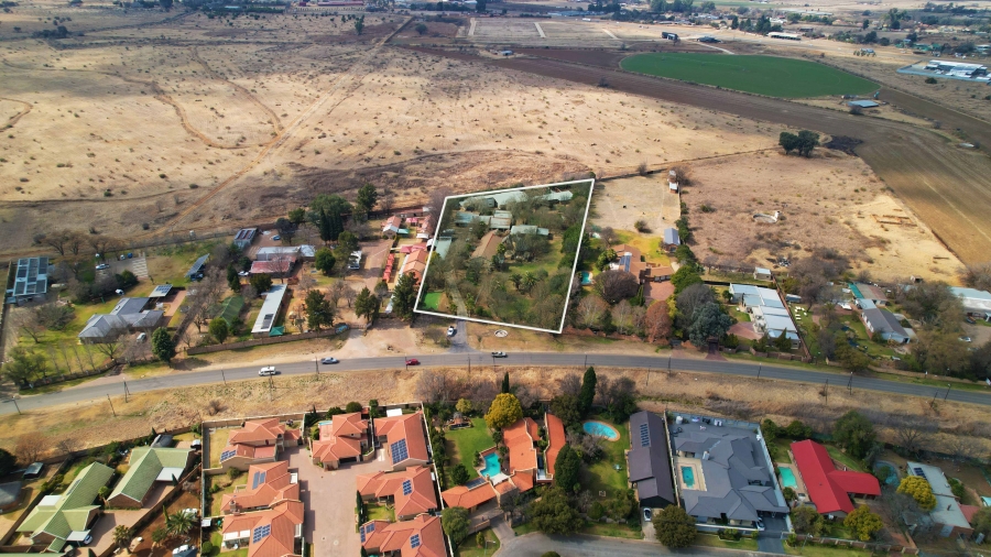 5 Bedroom Property for Sale in Van Der Hoff Park North West